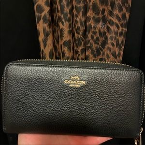 NWOT black leather coach wallet used once obo